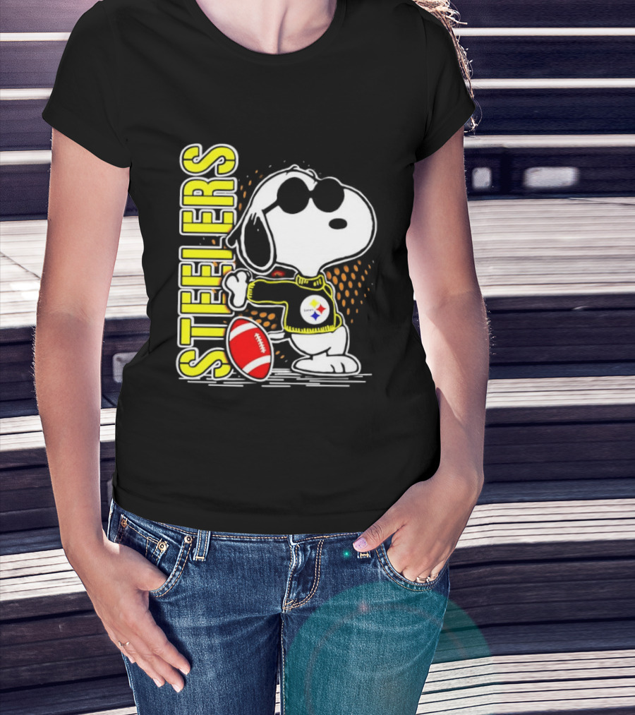 Steelers Snoopy Football Sunglasses Sports T-Shirt