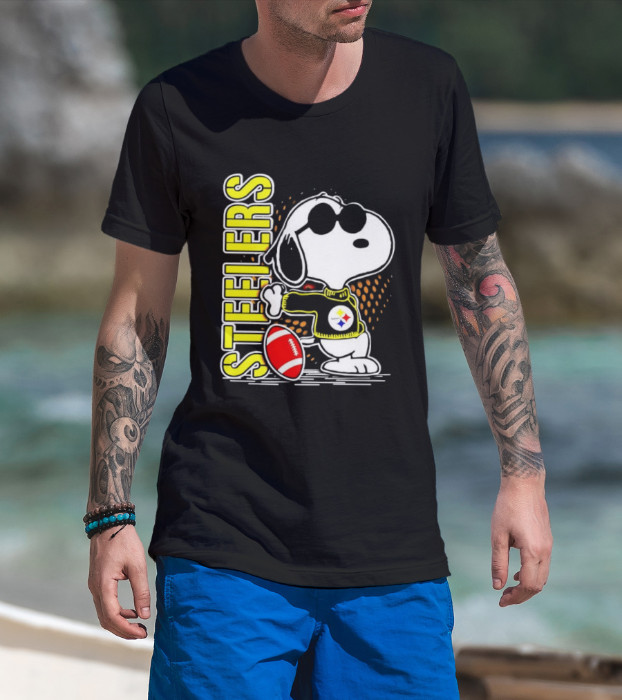 Steelers Snoopy Football Sunglasses Sports T-Shirt