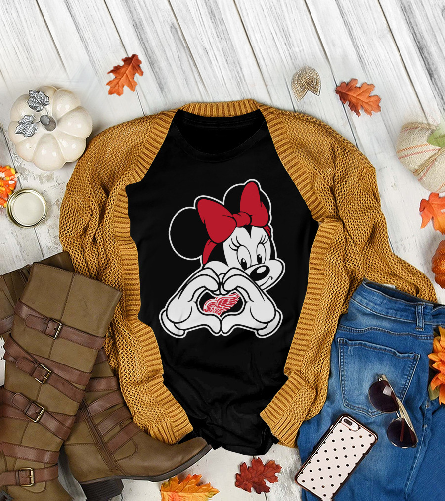 Minnie Mouse Heart Hands Detroit Red Wings T-Shirt