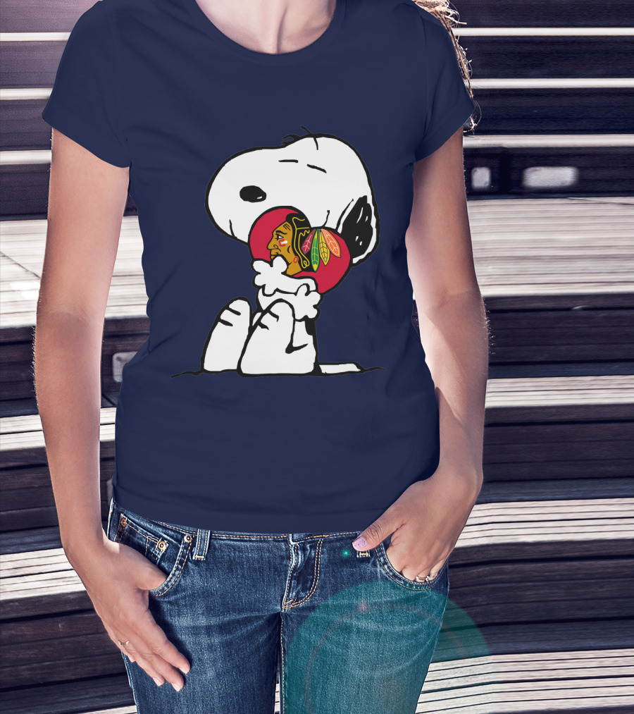 Snoopy Hugging Chicago Blackhawks Hockey T-Shirt