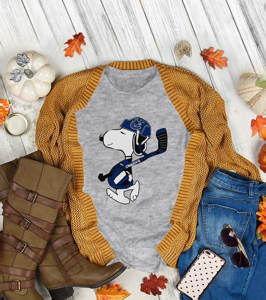 Vancouver Canucks Snoopy Hockey Player T-Shirt