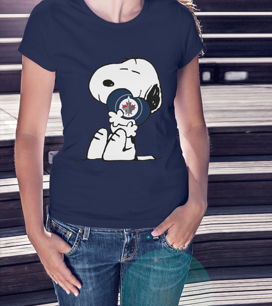 Snoopy Holding Winnipeg Jets Heart T-Shirt