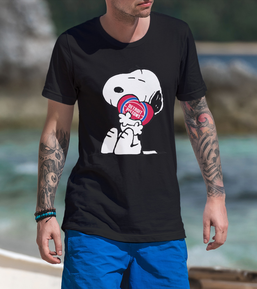 Detroit Pistons Snoopy Hugging Heart T-Shirt