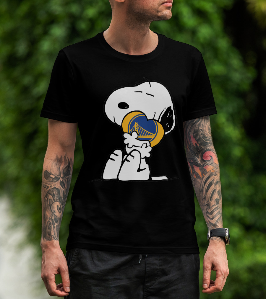 Golden State Warriors Snoopy Hugging Heart With Bridge T-Shirt