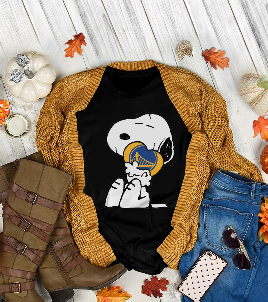 Golden State Warriors Snoopy Hugging Heart With Bridge T-Shirt