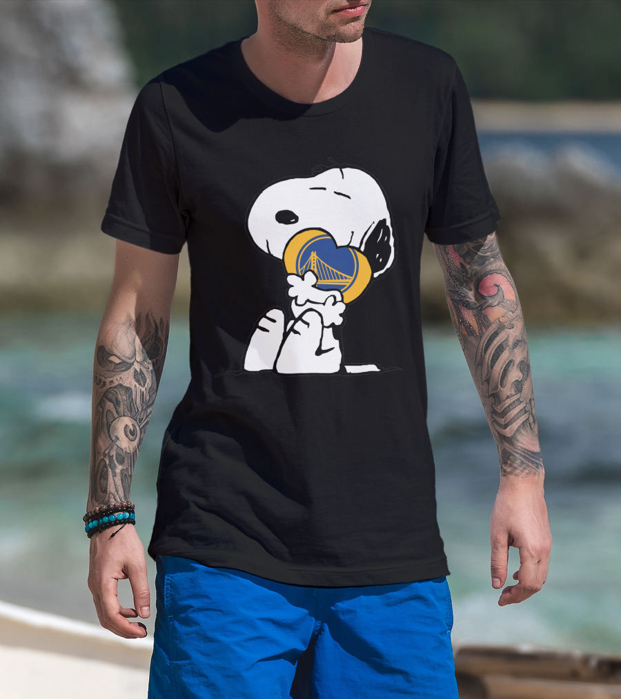 Golden State Warriors Snoopy Hugging Heart With Bridge T-Shirt