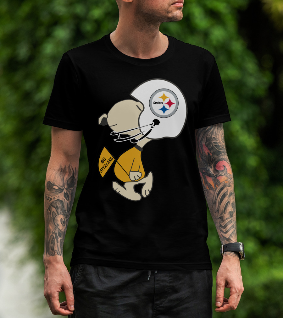 Snoopy Go Steelers Pittsburgh Steelers Football Helmet T-Shirt