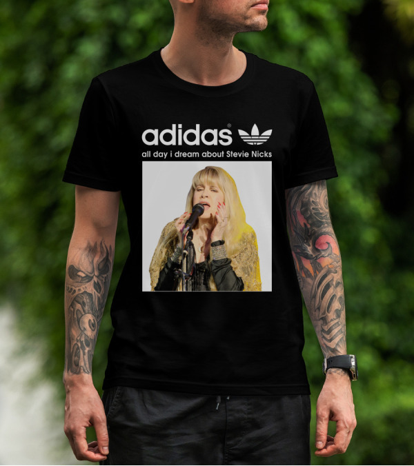 Style FM 26 Fleetwood Mac Vocalist Performance T-Shirt