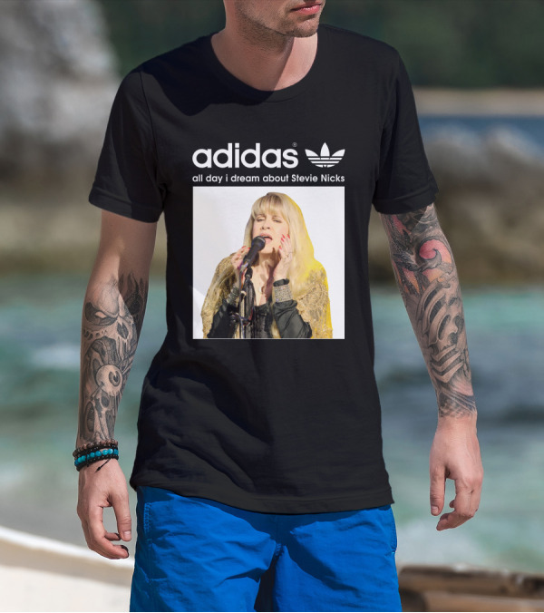 Style FM 26 Fleetwood Mac Vocalist Performance T-Shirt