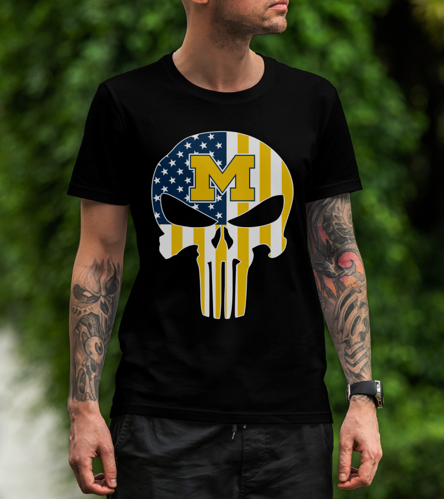 Michigan Wolverines M Logo Skull American Flag T-Shirt