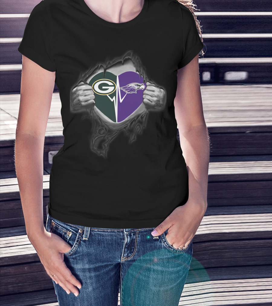 Green Bay Packers Uw-Whitewater Warhawks Heart Logo Rip Fandom T-Shirt