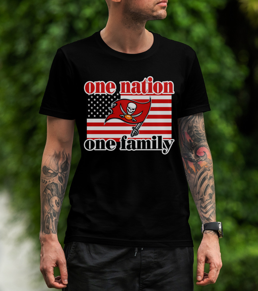One Nation One Family Tampa Bay Buccaneers American Flag T-Shirt
