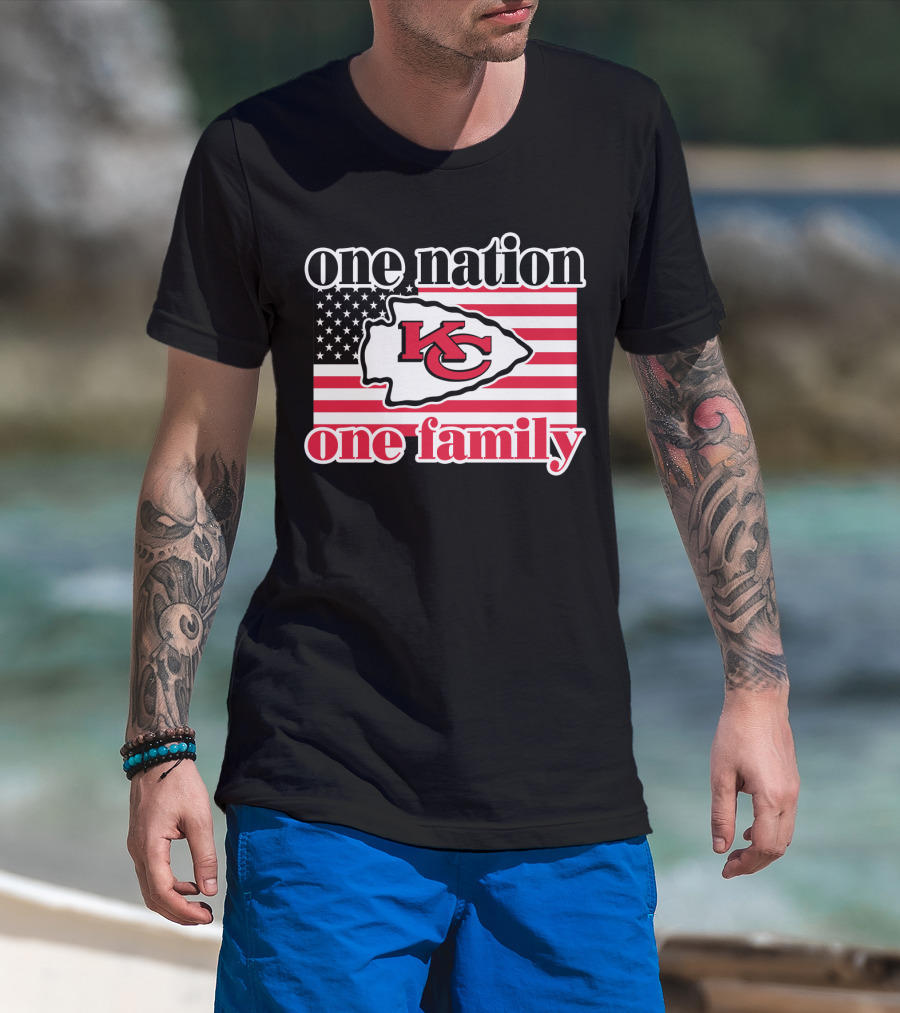 One Nation One Family Kansas City Chiefs Usa Flag T-Shirt
