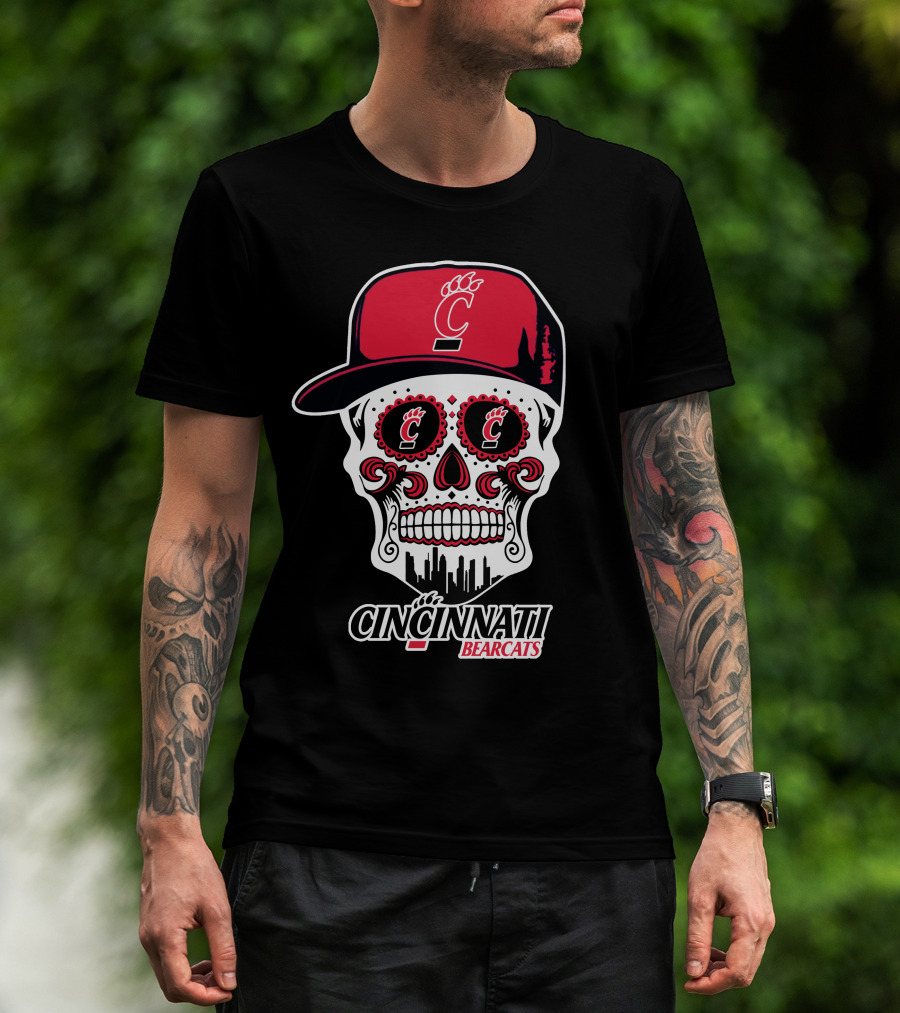 Cincinnati Bearcats Skull With Red Cap And Cityscape Elements T-Shirt