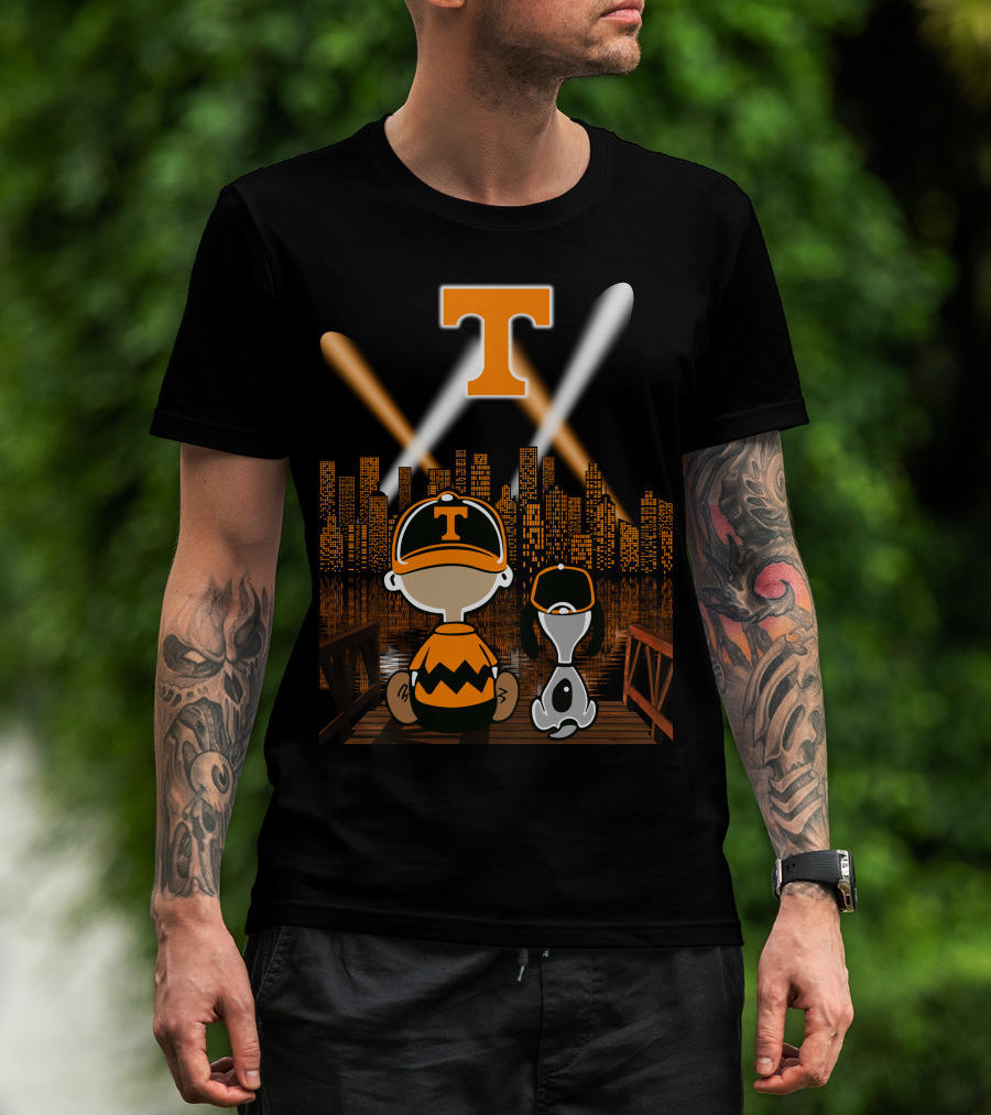 Tennessee Volunteers Snoopy And Charlie City Lights T-Shirt