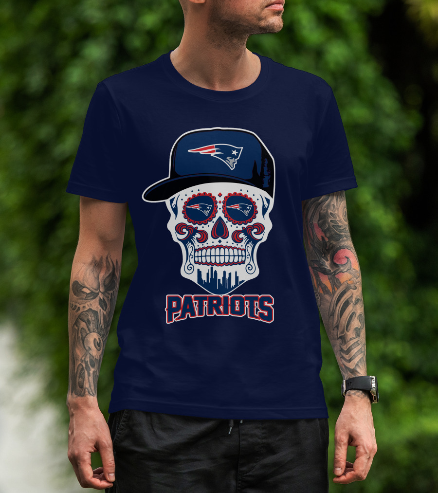 Patriots Skull Logo With Hat And City Skyline T-Shirt
