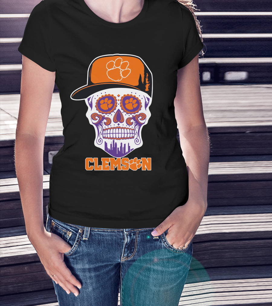 Clemson Tigers Skull With Orange Paw Hat And Cityscape Details T-Shirt