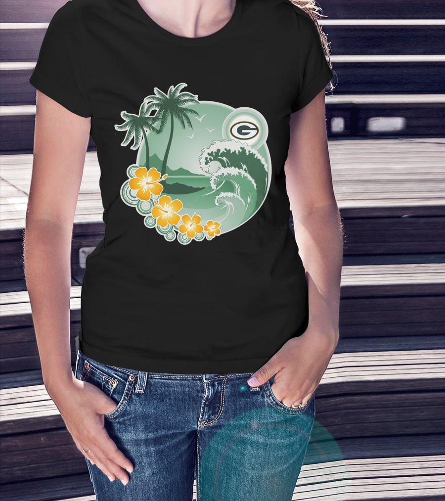 Green Bay Packers Tropical Wave Holiday Scene T-Shirt