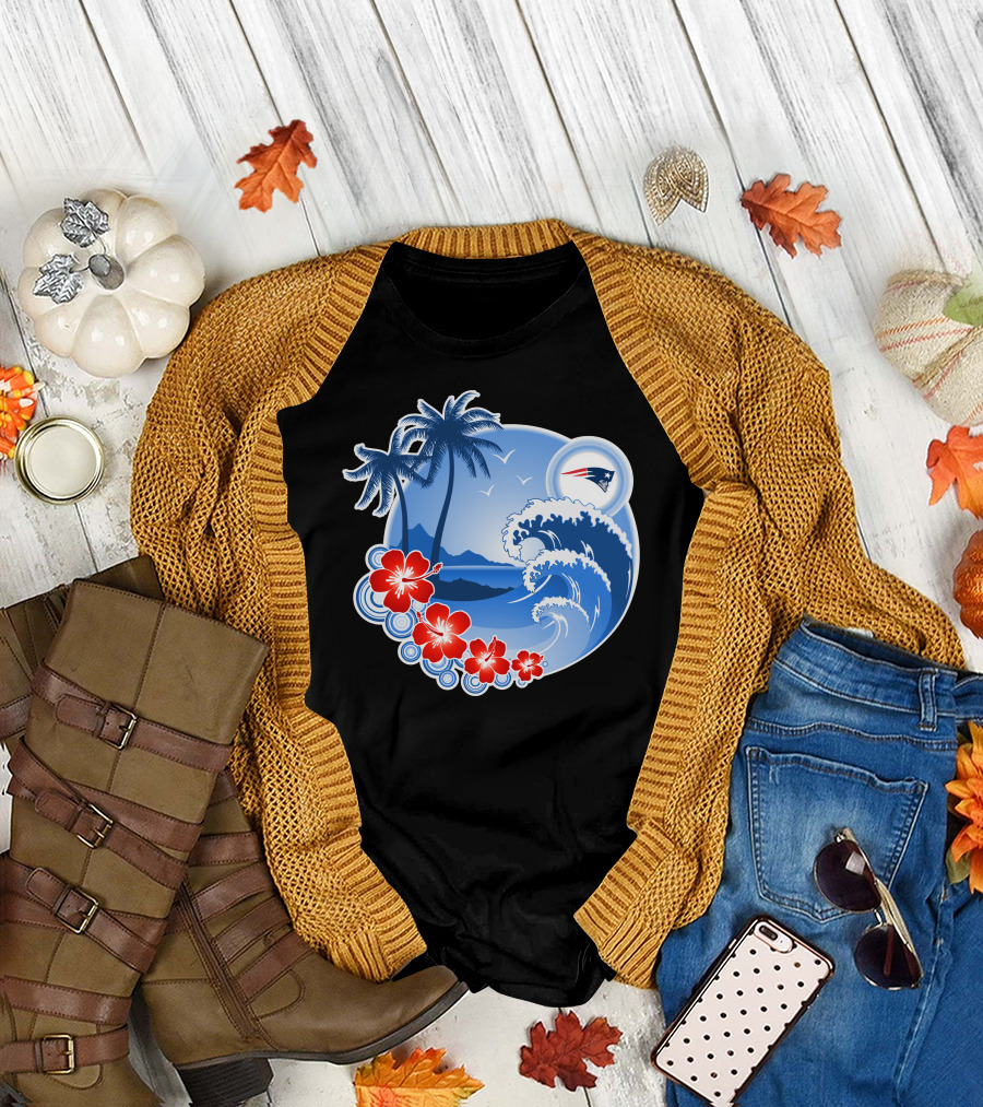 New England Patriots Tropical Beach Waves And Palm Trees Scene T-Shirt