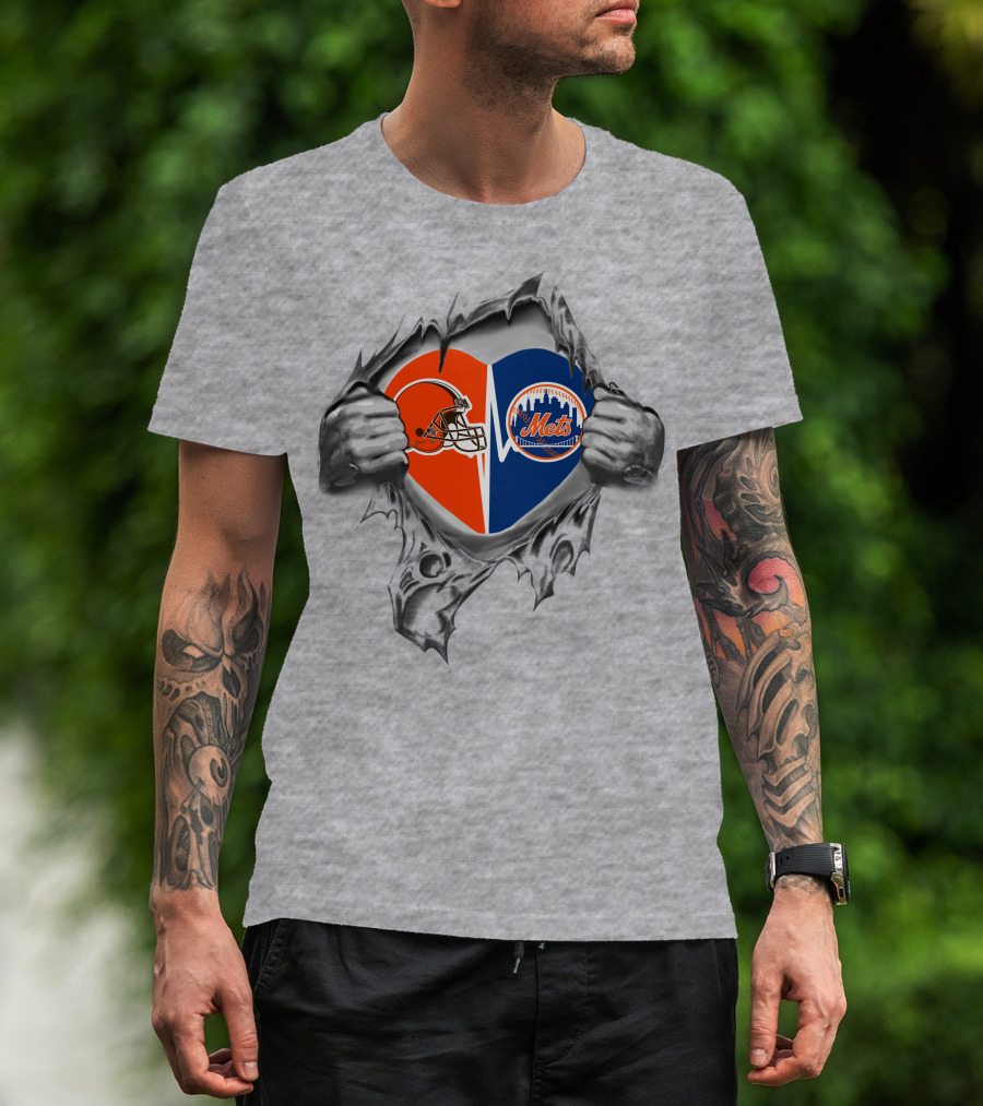 Browns New York Mets Heart Helmet And Skyline Fans T-Shirt