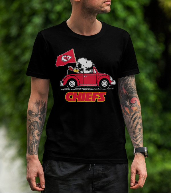 Chiefs Snoopy Driving With Kansas City Flag T-Shirt