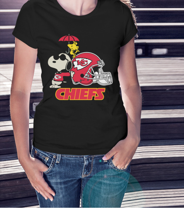 Kansas City Chiefs Snoopy Woodstock Helmet Chiefs T-Shirt