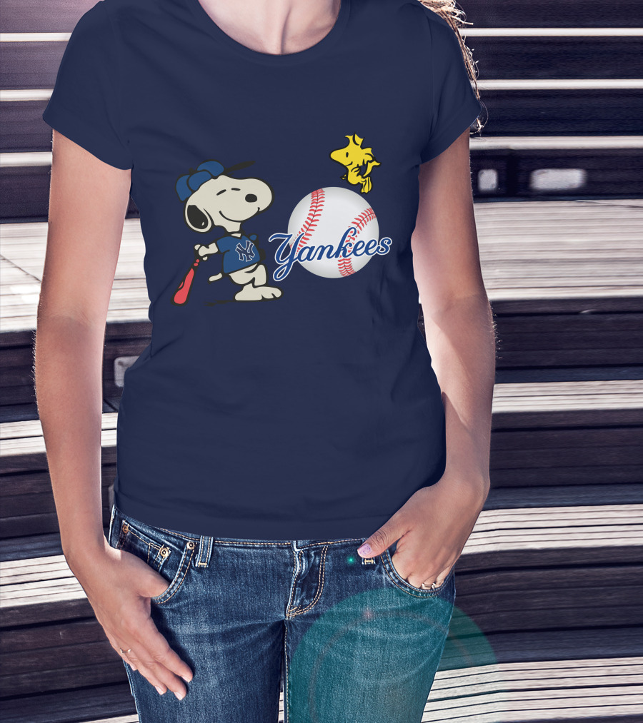 Yankees Snoopy Baseball Woodstock Swing Vintage New York Sports T-Shirt