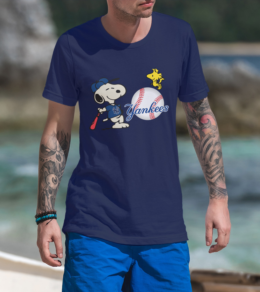 Yankees Snoopy Baseball Woodstock Swing Vintage New York Sports T-Shirt