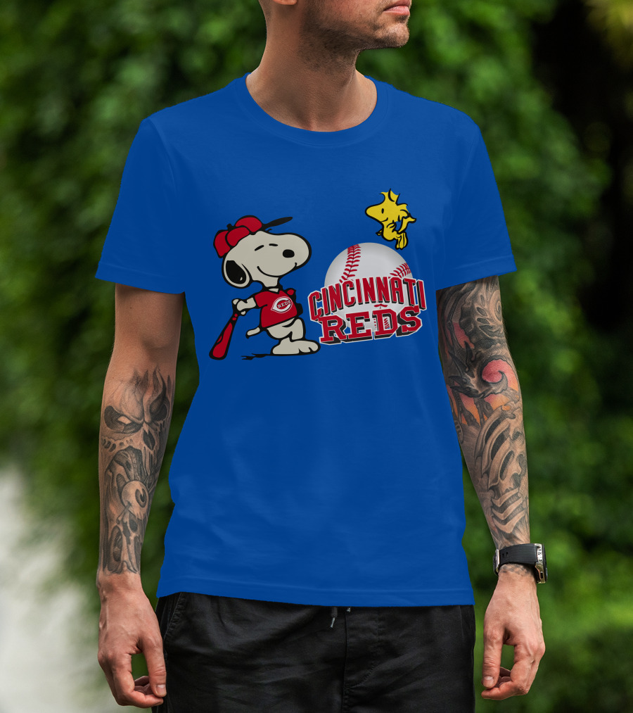 Cincinnati Reds Snoopy Woodstock Baseball T-Shirt