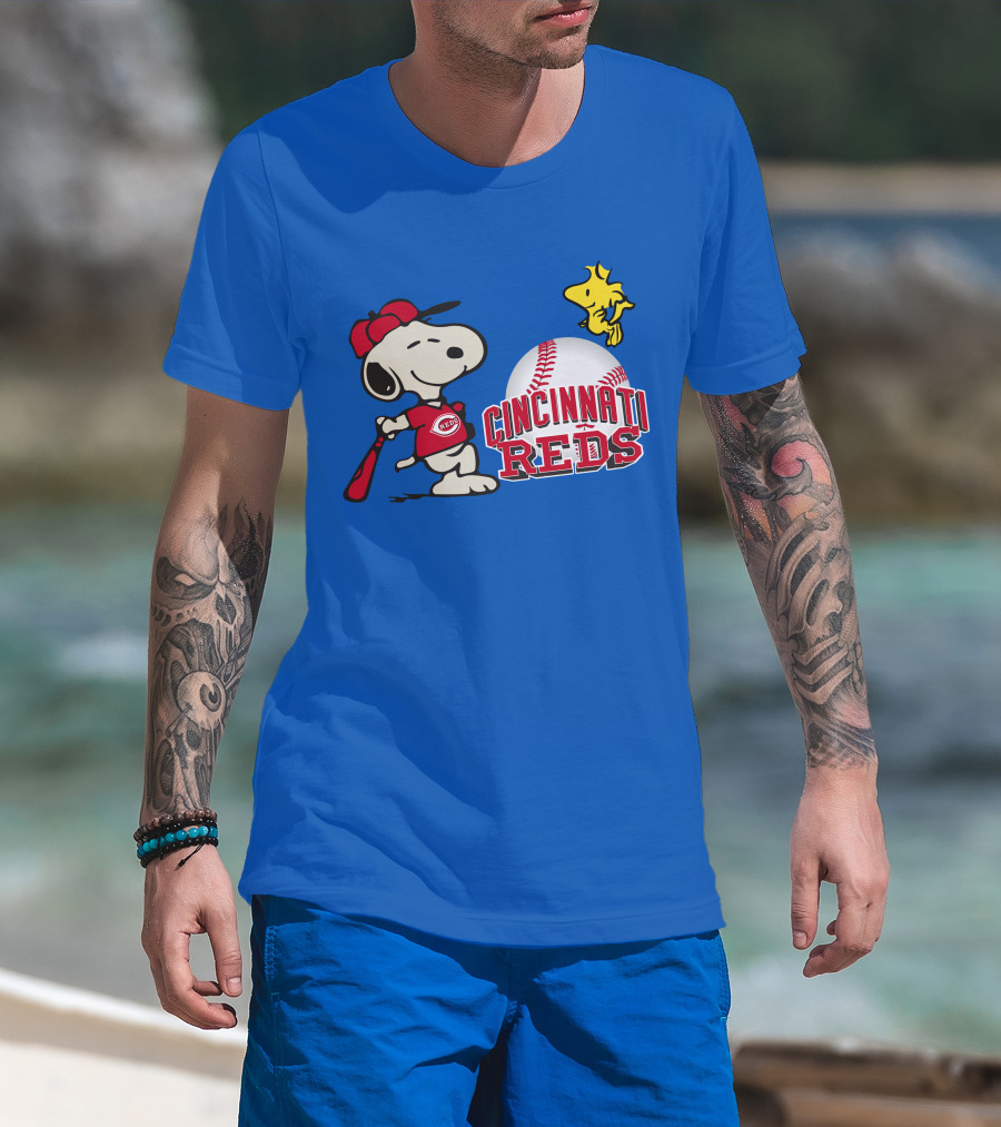 Cincinnati Reds Snoopy Woodstock Baseball T-Shirt