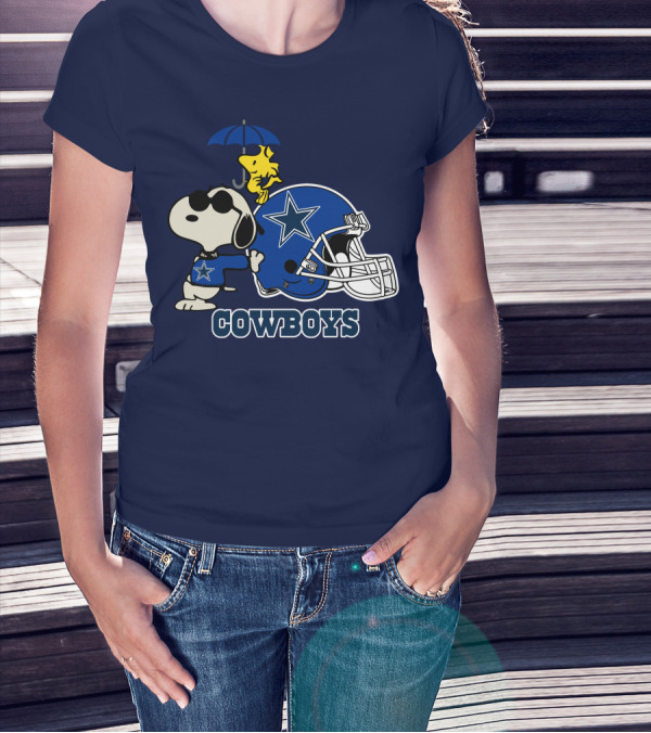 Dallas Cowboys Snoopy Woodstock Holiday Helmet T-Shirt