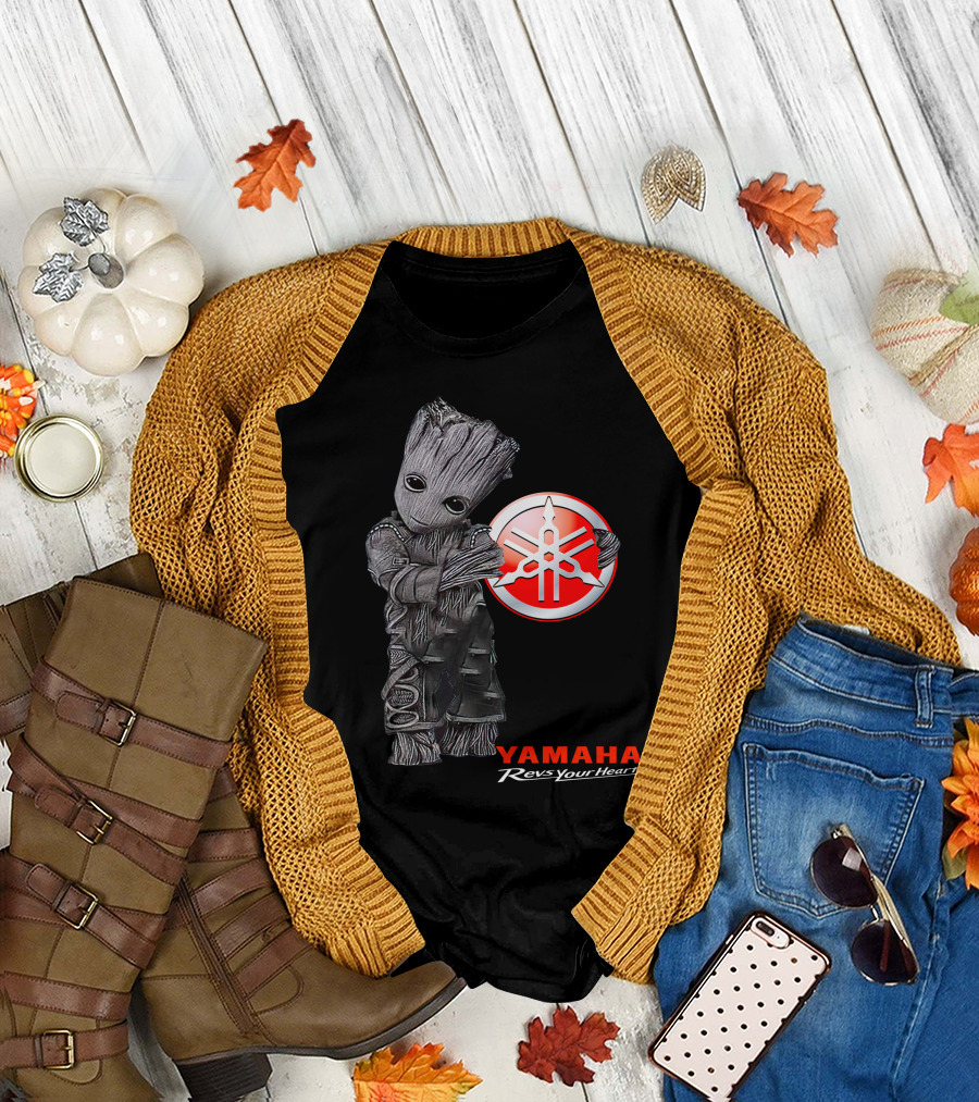 Yamaha Revs Your Heart Groot Holding T-Shirt