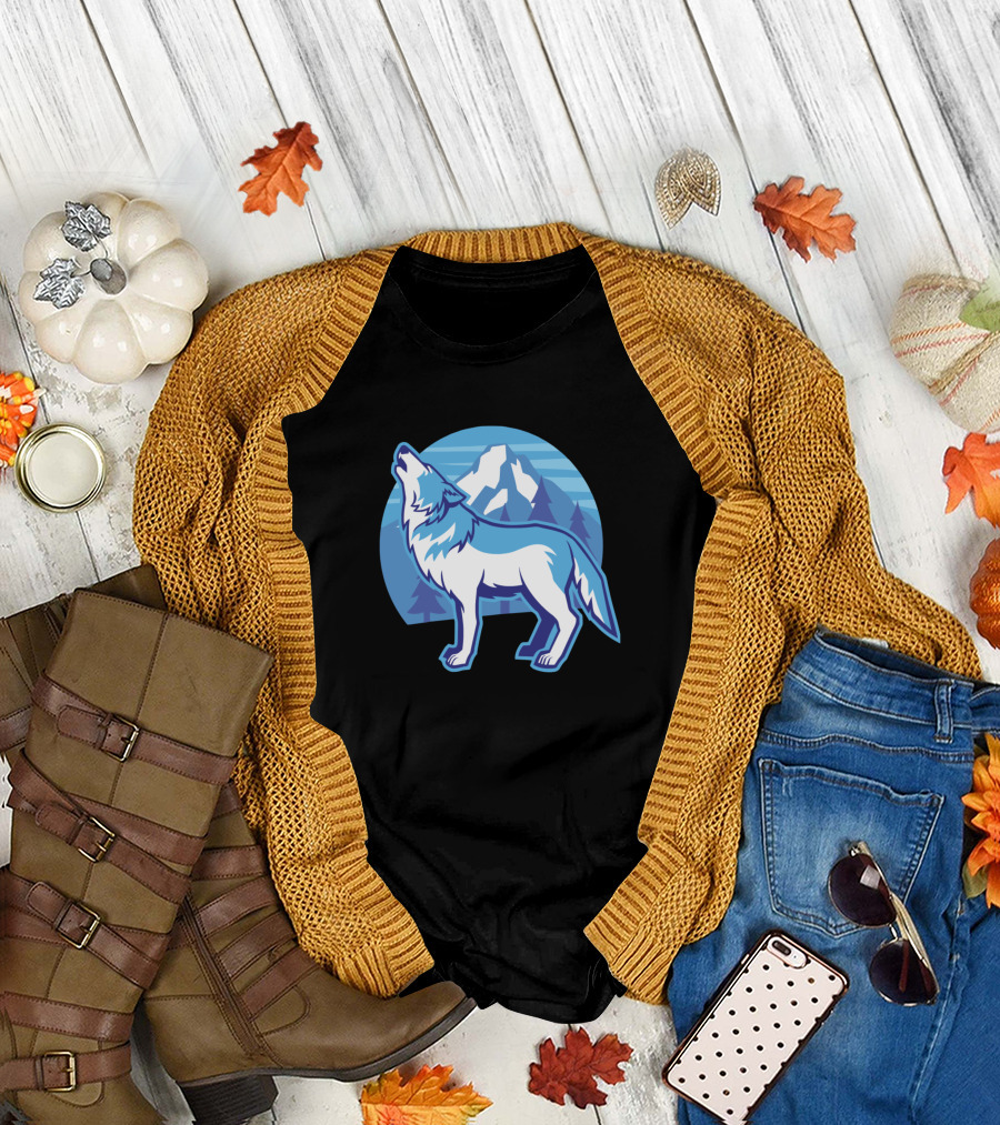 Wolf Lovers Wildlife Mountain Howling Wolf T-Shirt