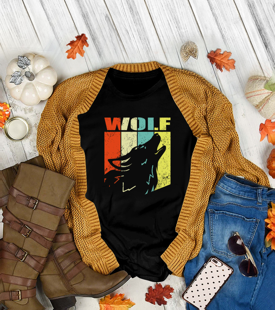 Wolf Wolf Wild Life Vintage Howling Wolf Silhouette Retro Colors T-Shirt