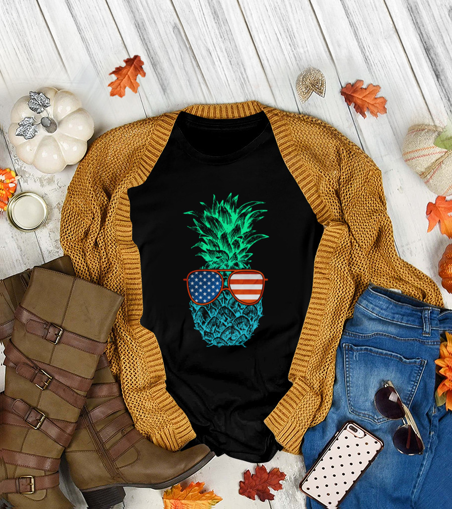 Funny Fourth of July Pineapple Wearing American Flag Glasses Party T-Shirt
