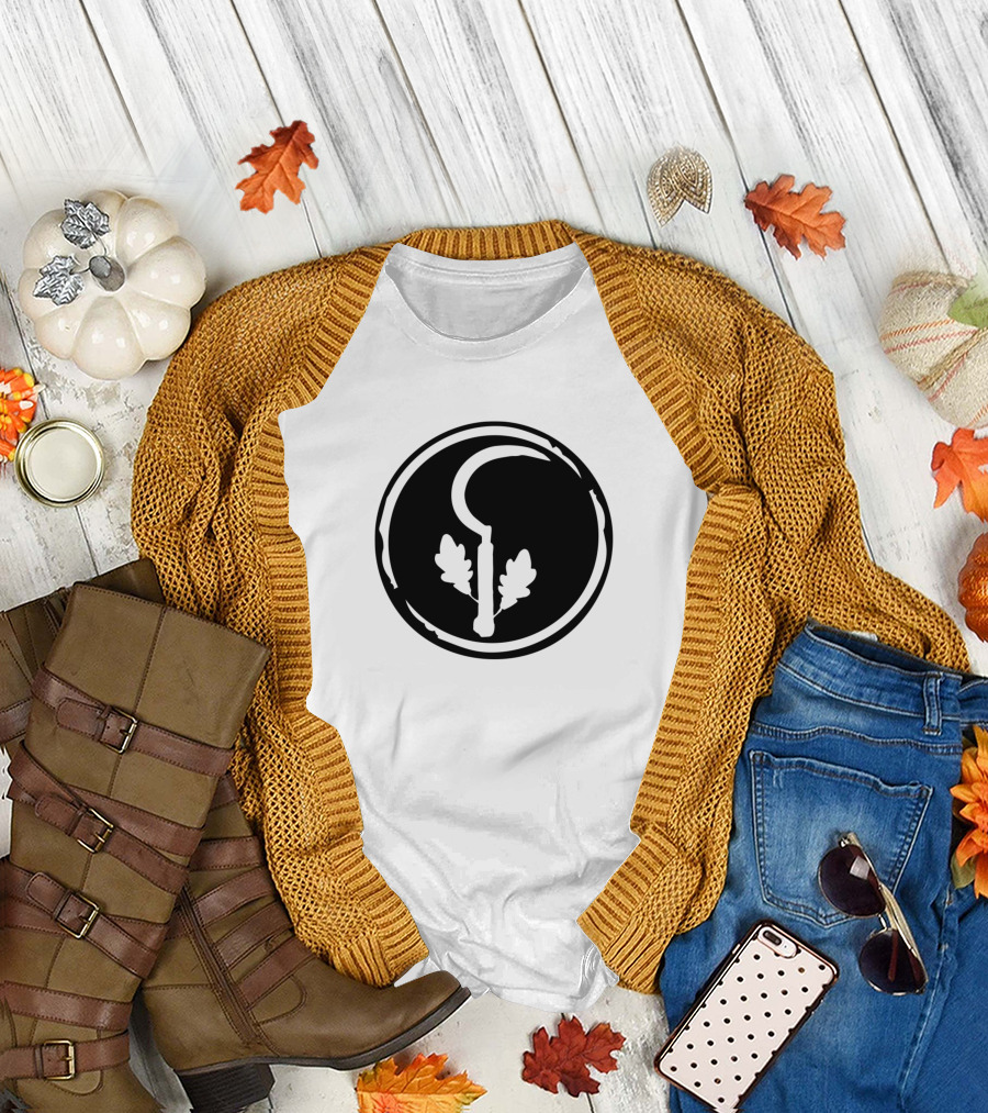 Dnd Druid Class Role Playing Circle with Scythe and Leaves T-Shirt