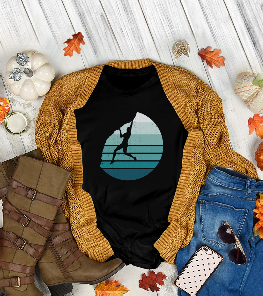 Rock Climbing Climber Vintage Sunset Silhouette Retro Circle T-Shirt