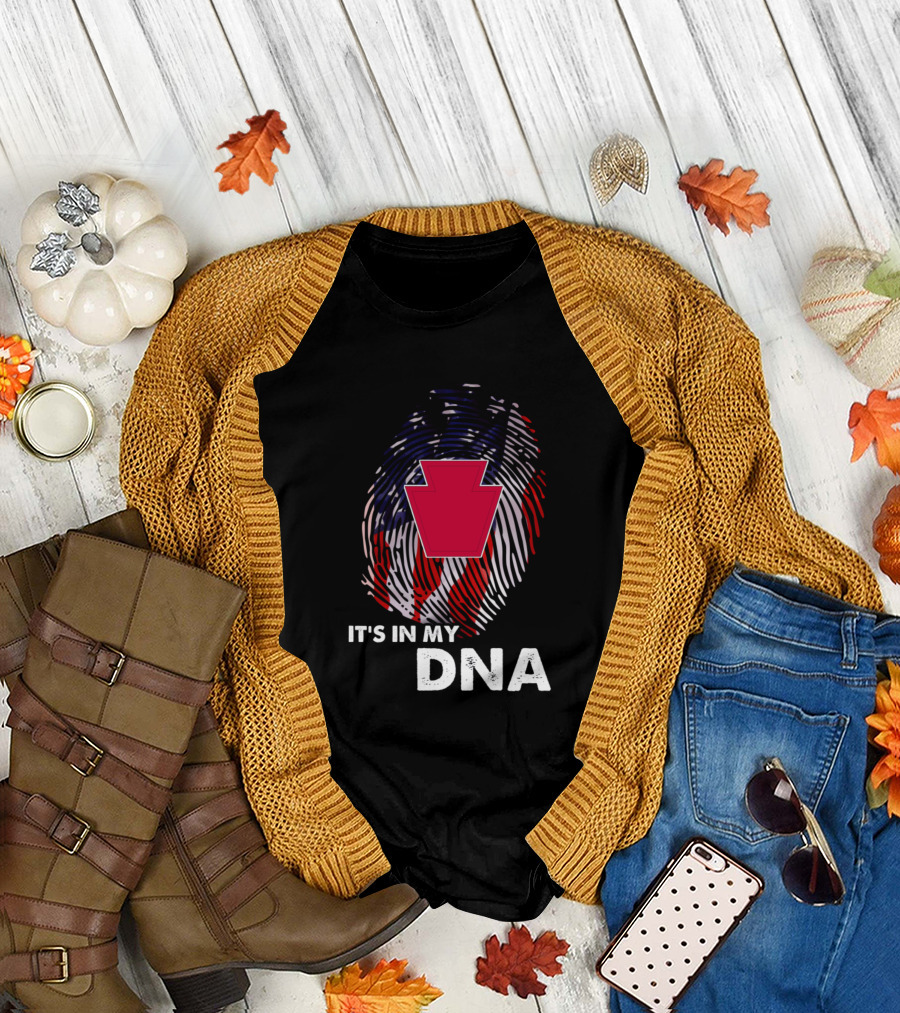 28Th Infantry Division It's in My DNA American Flag Keystone Badge T-Shirt