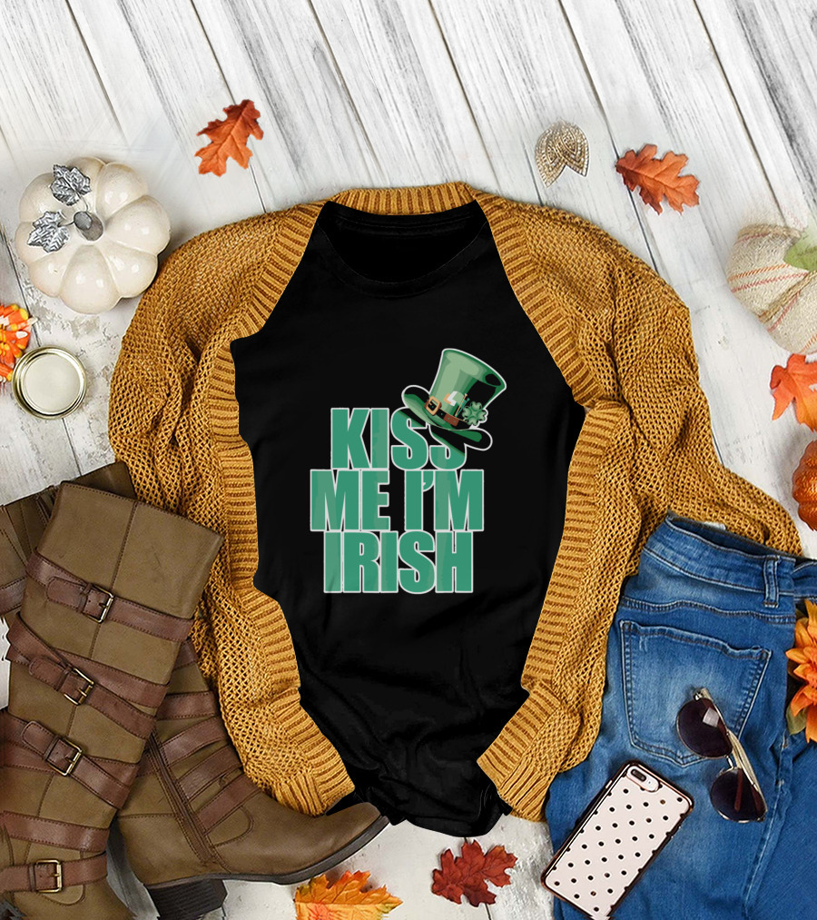 Kiss Me I'm Irish St Patricks Day Top Hat Clover T-Shirt