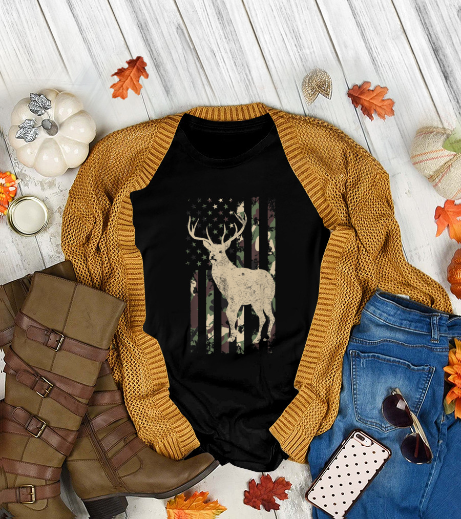 Camouflage Deer with American Flag Background T-Shirt