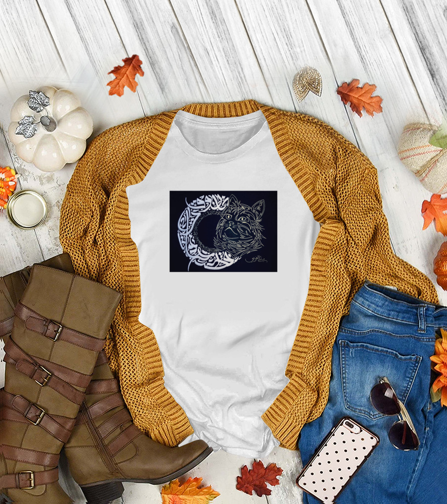 Cat Face with Arabic Calligraphy Crescent Moon T-Shirt