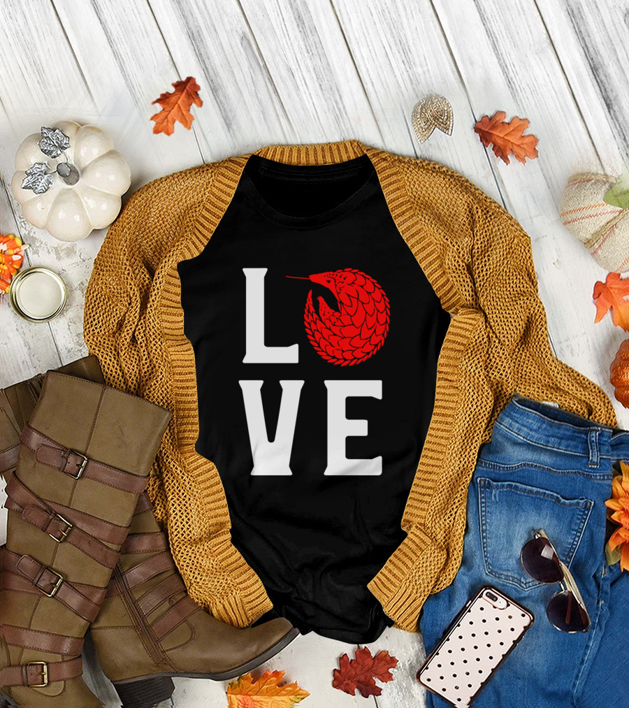 Pangolin Lover Love Anti Pangolin Poaching Awareness T-Shirt