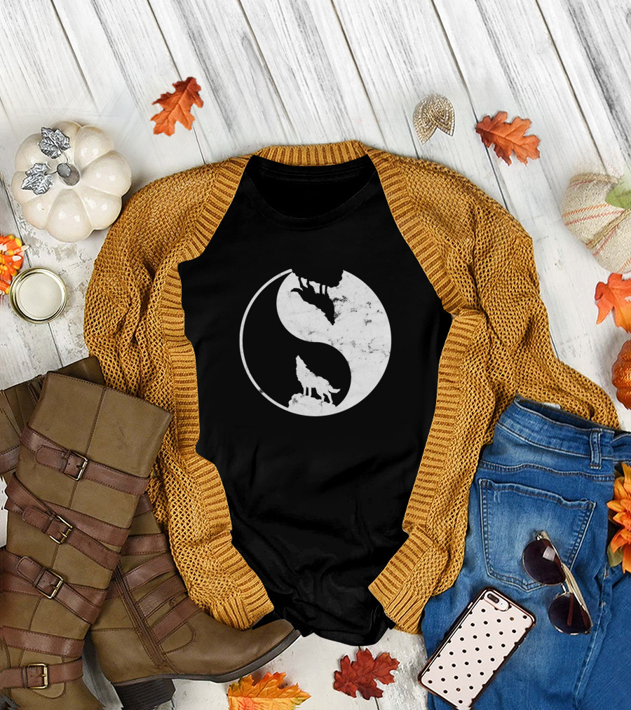 Yin Yang Wolf Howling Wild Life T-Shirt