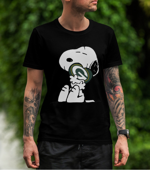 Snoopy Hugging Green Bay Packers T-Shirt