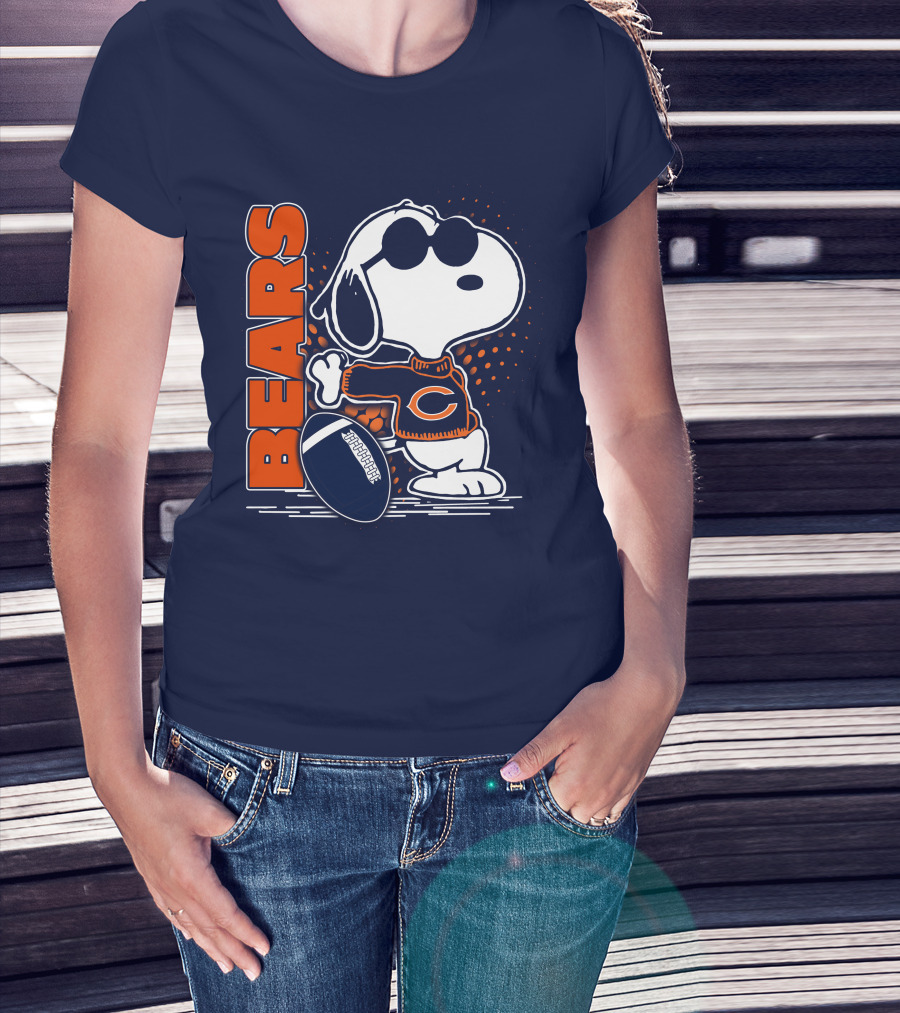 Chicago Bears Snoopy Football Sweater And Sunglasses T-Shirt