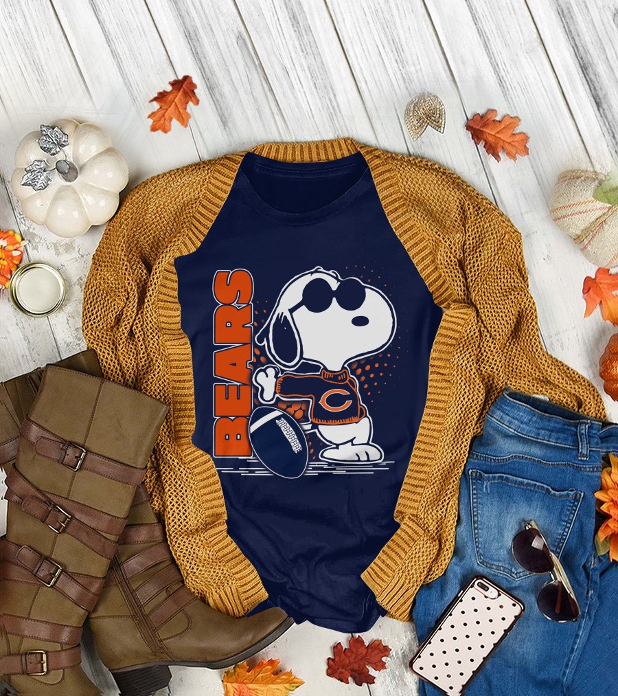 Chicago Bears Snoopy Football Sweater And Sunglasses T-Shirt