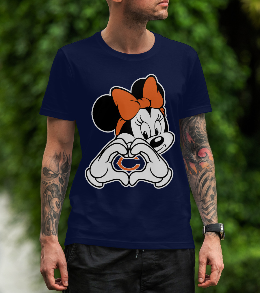 Chicago Bears Minnie Mouse Heart Hands T-Shirt