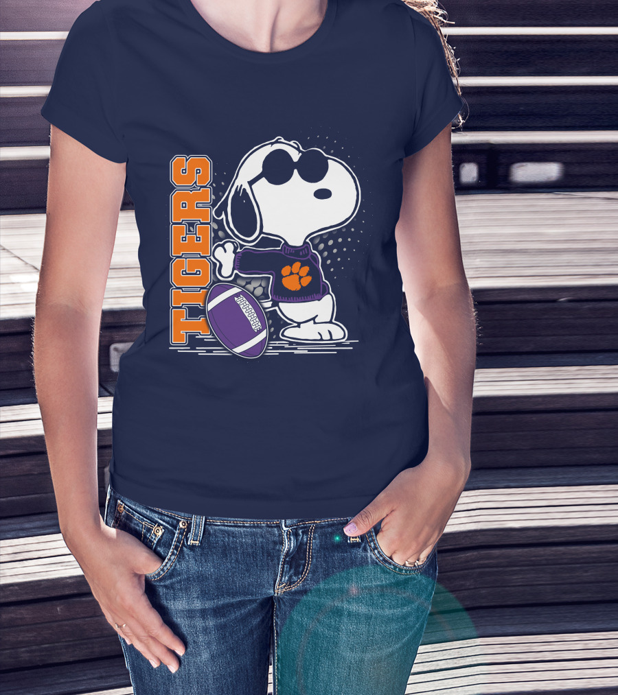 Tigers Snoopy Clemson Football Paw Print T-Shirt