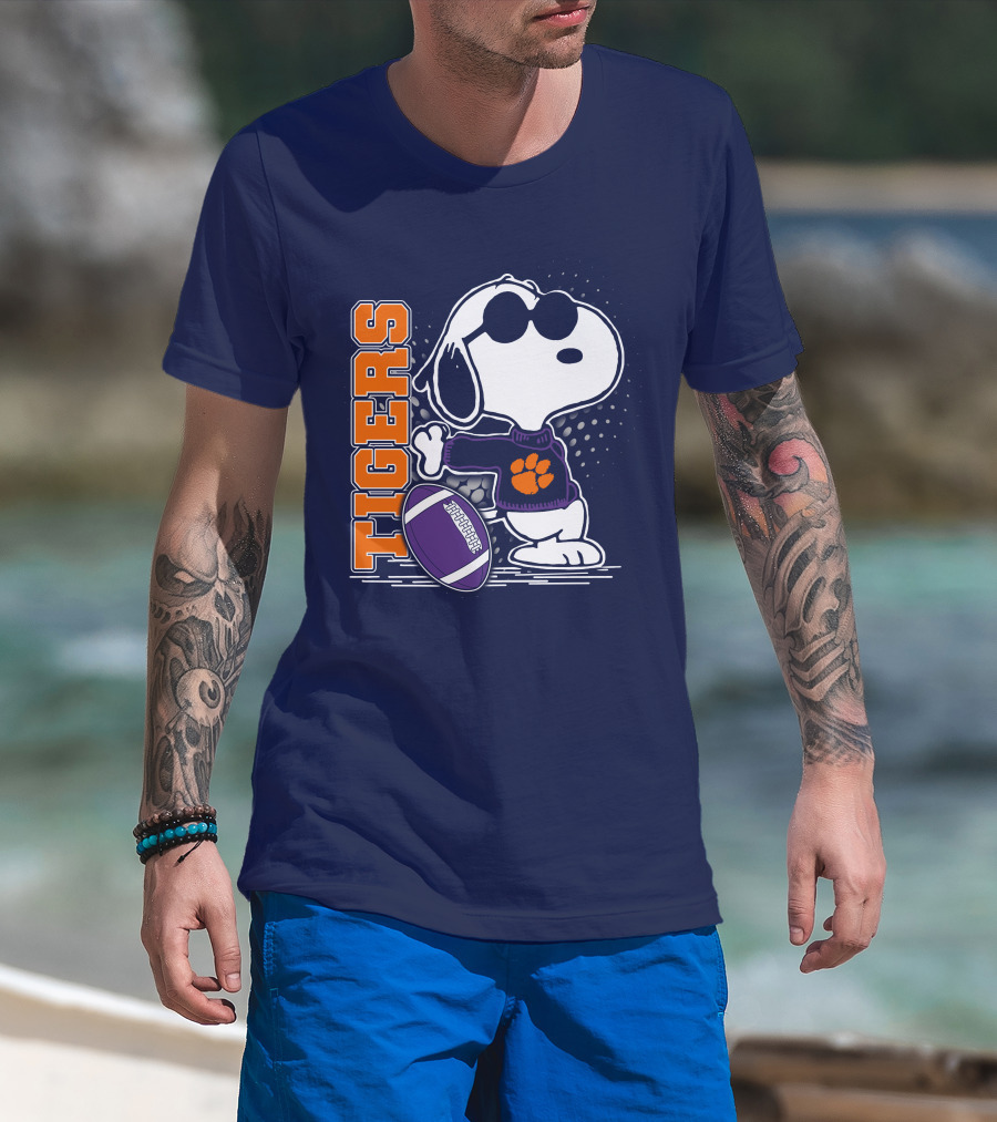 Tigers Snoopy Clemson Football Paw Print T-Shirt