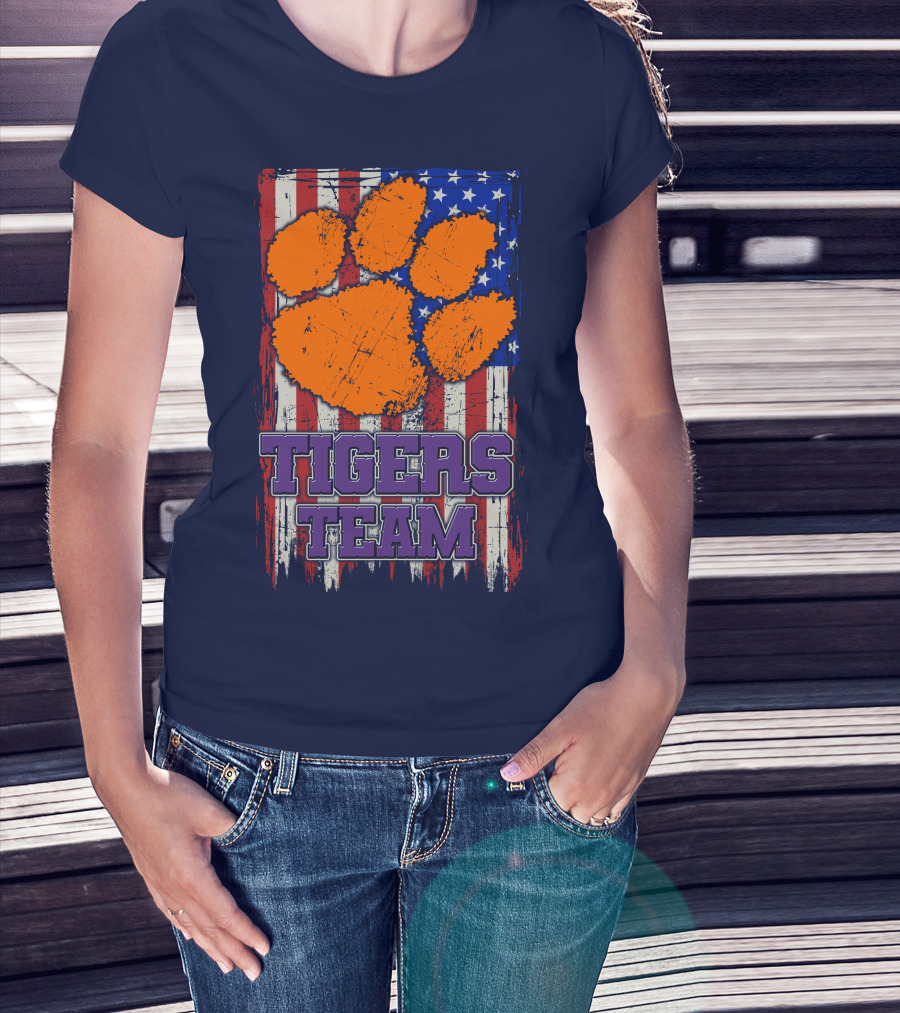 Clemson Tigers Team American Flag Paw Print T-Shirt